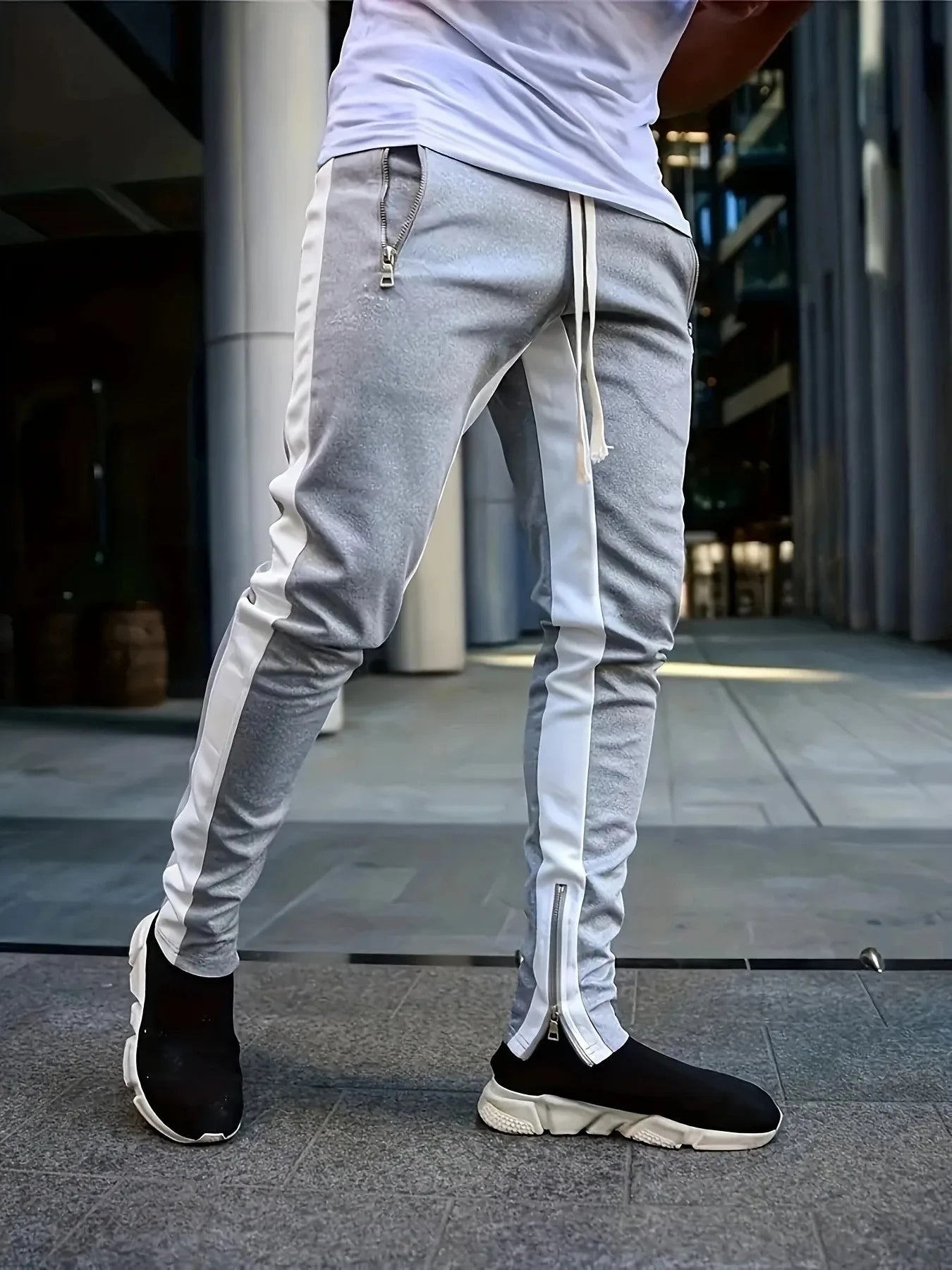 Color Block Jogging Pants with Zip Pockets
