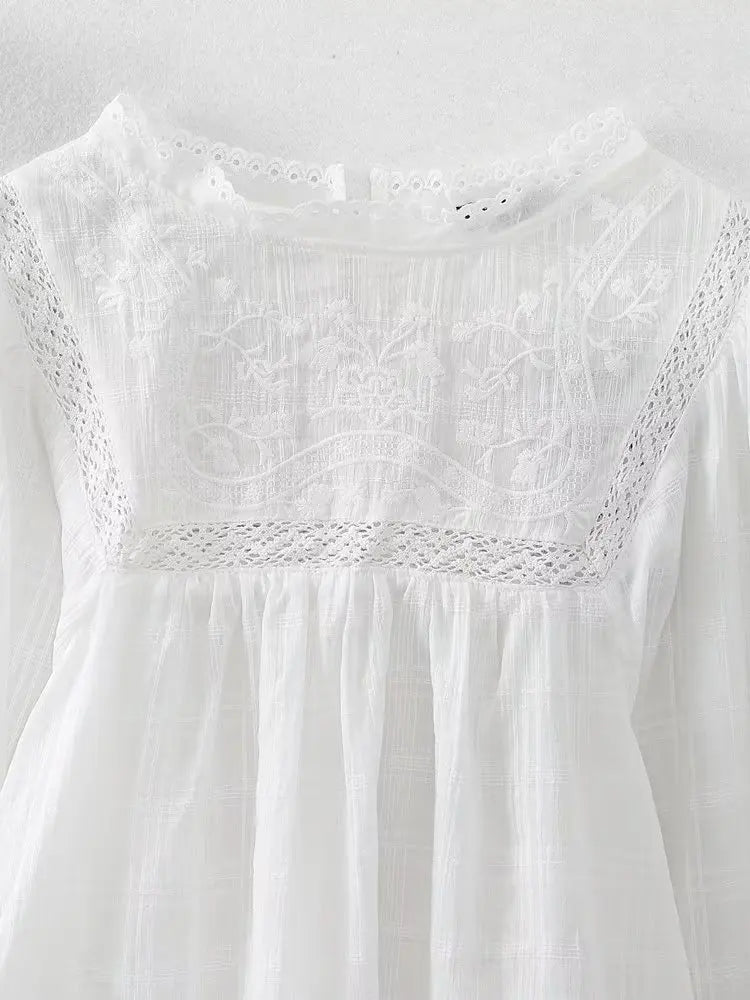 Women Fashion Embroidery White Hollow Out Blouse